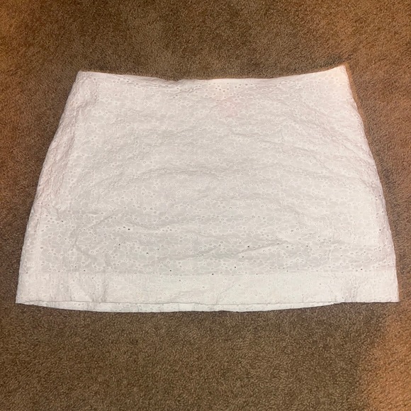 Lilly Pulitzer Dresses & Skirts - Lily Pulitzer Cotton Blend White Skirt - 10